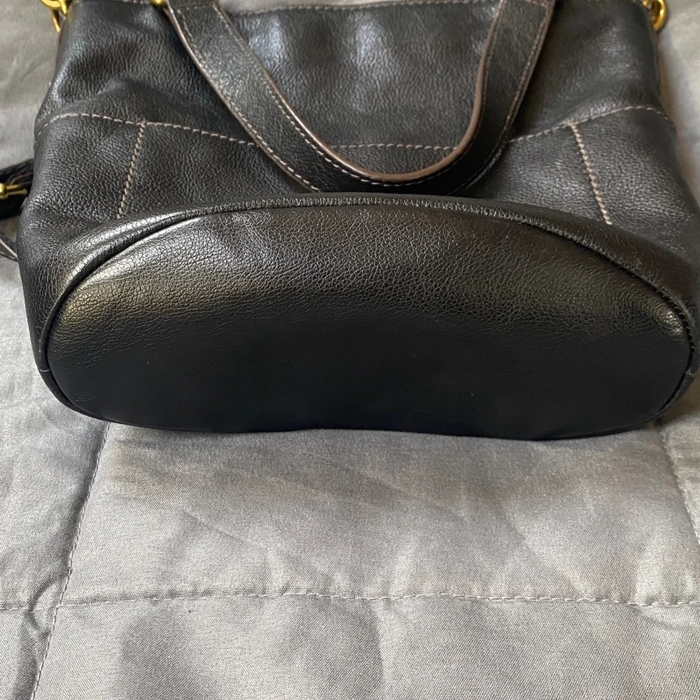 Fossil black pebbled  Leather crossbody with Gold Accents - Picture 3 of 11